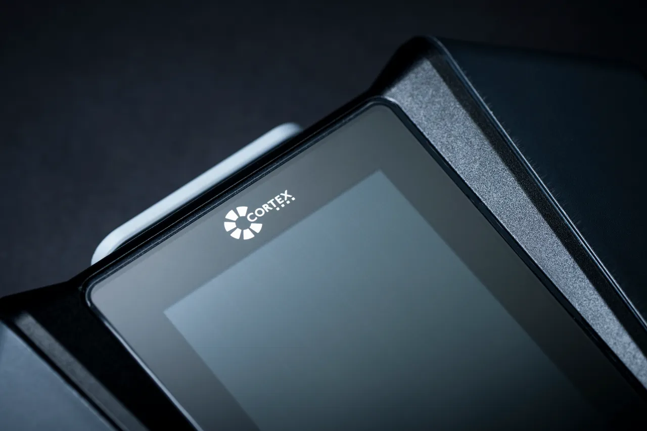 CORTEX21® performance_close up_display Mobile Unit_black edition.jpg